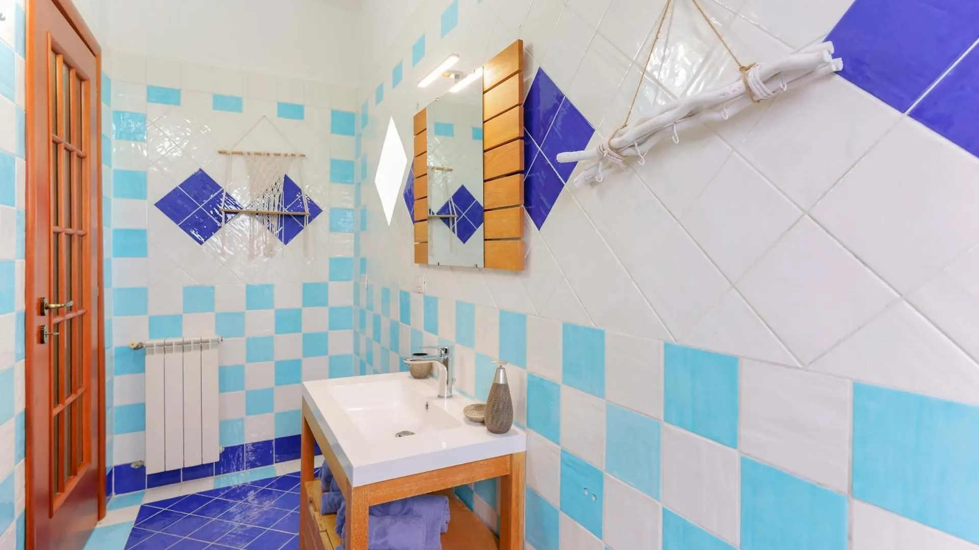 Guest house Villa Wunjo Iun R3267 La Maddalena  Italy